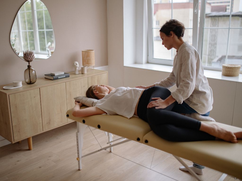 Chiropractor in Surrey and Langley providing specialized treatment for better rest